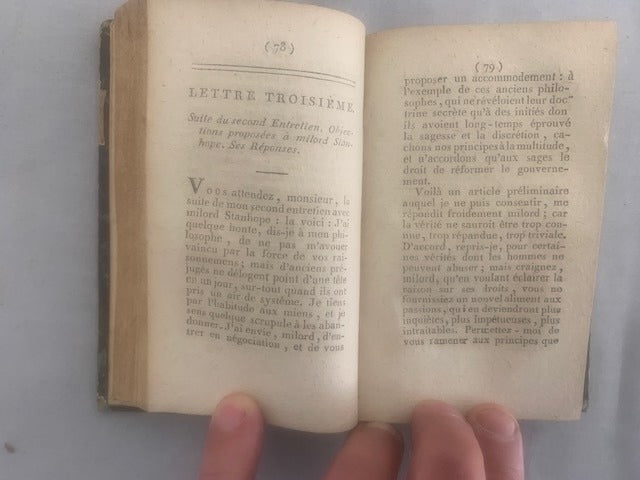 Mably [Gabriel Bonnot de]‎ : Des Droits et des Devoirs du Citoyen. Edition augmentée d'un Discour préliminaire  par l'Auteur de la Philosophie de la Nature  et ornée d'un portrait de Mably