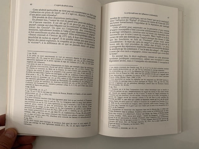 Antoine Leca : L'esprit du droit Corse d'après le plus ancien code insulaire: Les Status de San Colombano de 1348